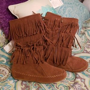 Fringe boots